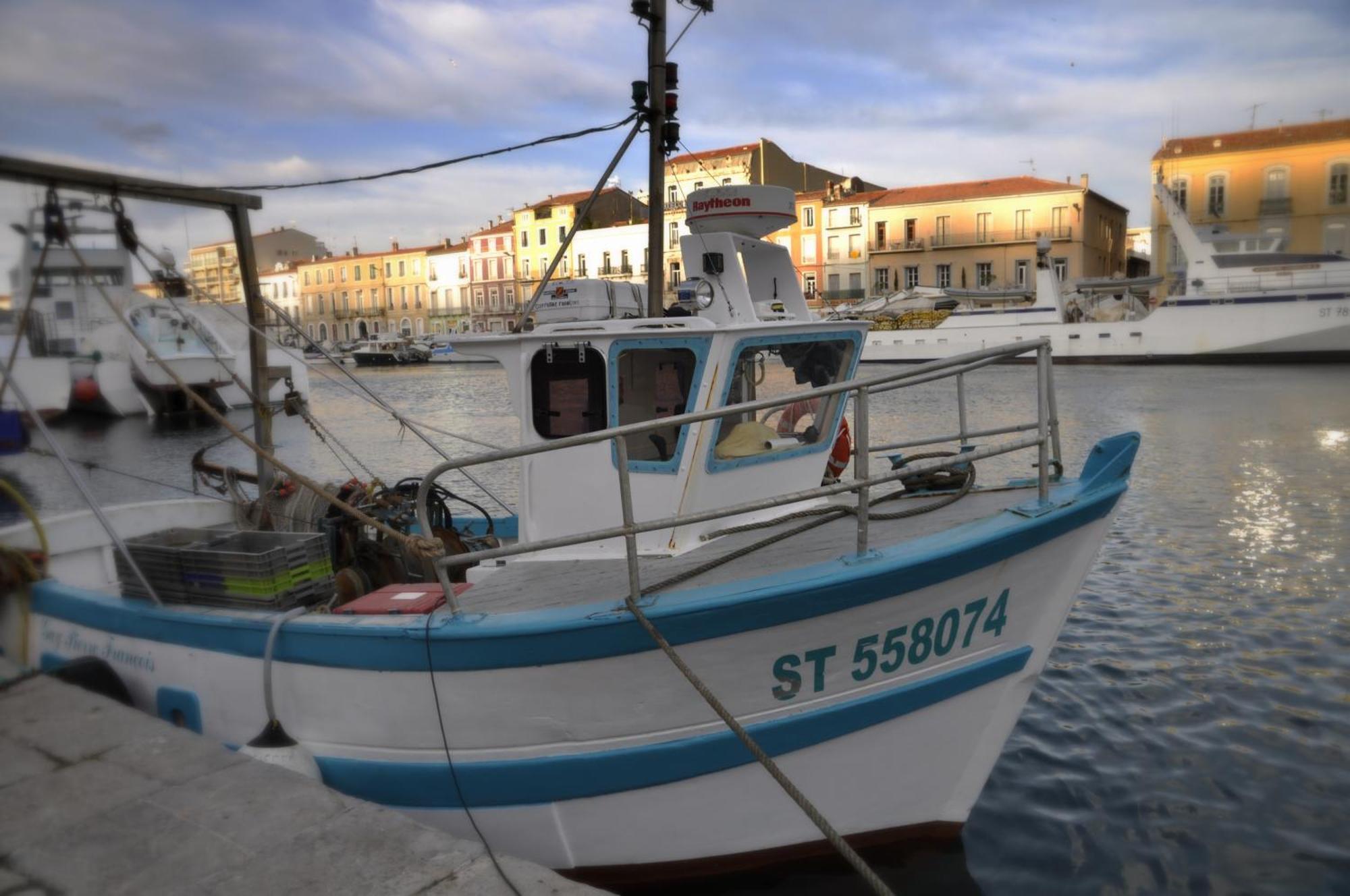 "Luigi" Balcon Sur La Mer Et Le Port De Sete Exterior photo